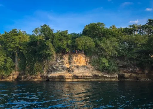 Sabang Cliff Diving – Samal