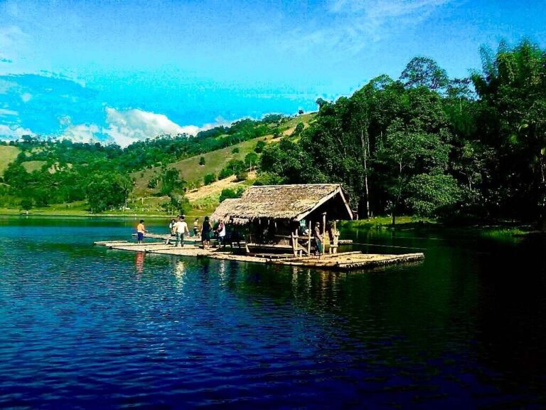 Discovering the Tranquility of Lake Apo in Bukidnon