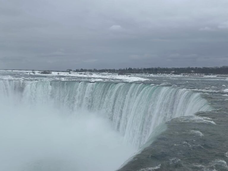 Traveling from New York City to Niagara Falls