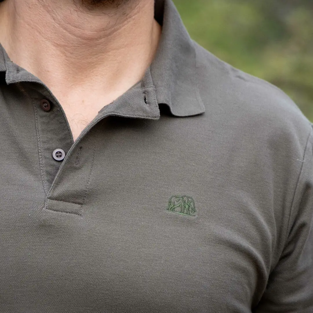 Men's honeycomb cotton pique polo shirt with fine chest embroidery