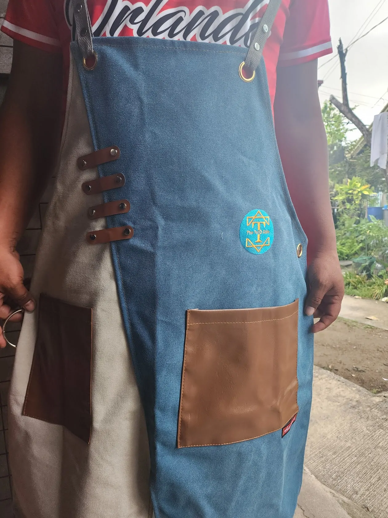 Heavy-Duty Barista & Kitchen Apron with Pockets