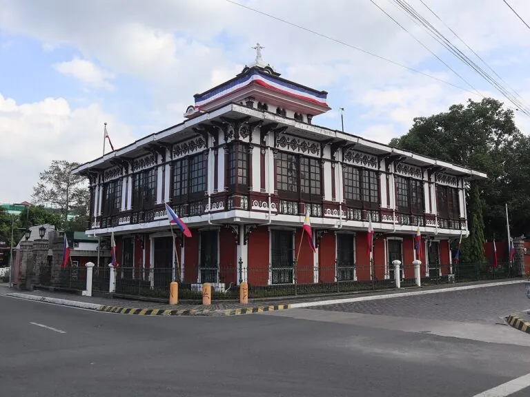 Pamintuan Mansion – Angeles City
